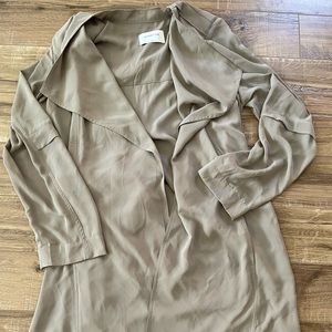 Babaton Flowy Trench